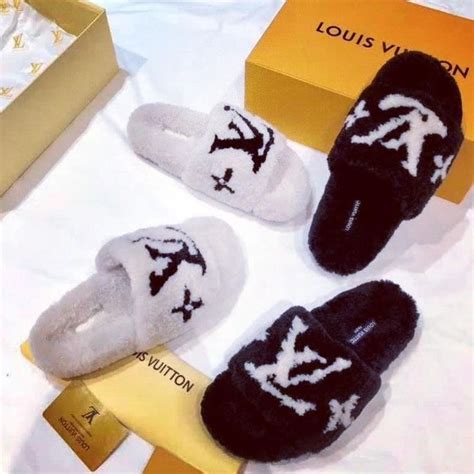 Louis Vuitton slippers fur